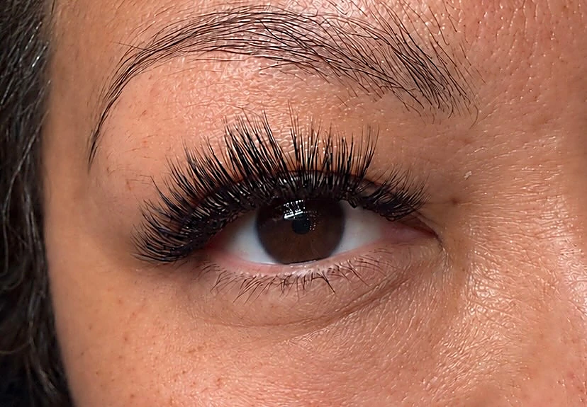 Ojo con extensiones de volumen y definición